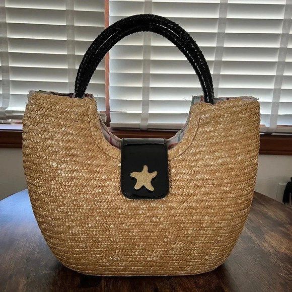 Straw shoulder handbag with starfish accent - Picture 1 of 15